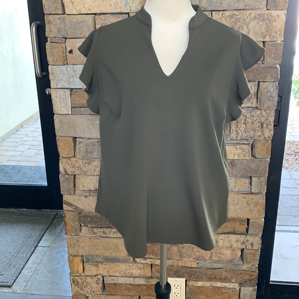 New York & Co olive green short sleeve top blouse.  Size  L NWOT